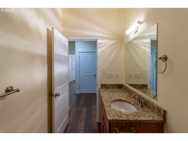 1851 Ne ALAMEDA Ave, Roseburg, OR 97470