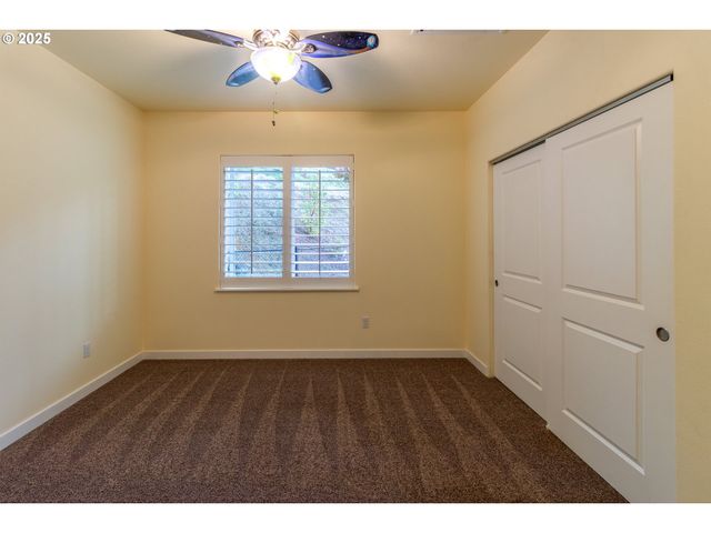 1851 Ne ALAMEDA Ave, Roseburg, OR 97470