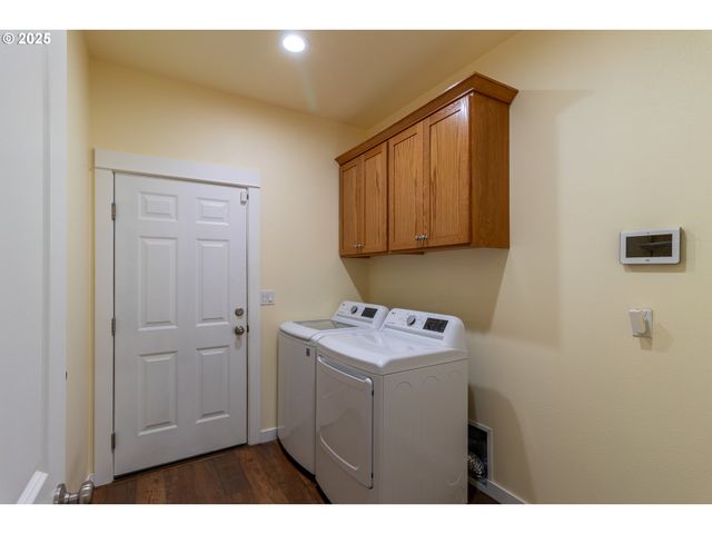 1851 Ne ALAMEDA Ave, Roseburg, OR 97470