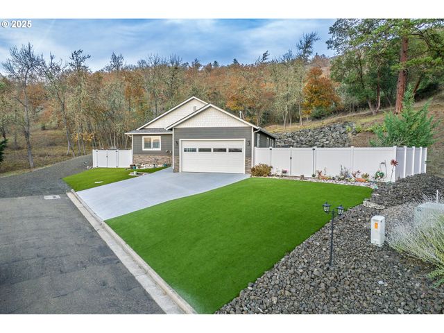 1851 Ne ALAMEDA Ave, Roseburg, OR 97470