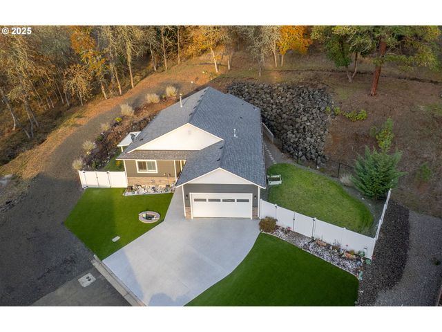 1851 Ne ALAMEDA Ave, Roseburg, OR 97470