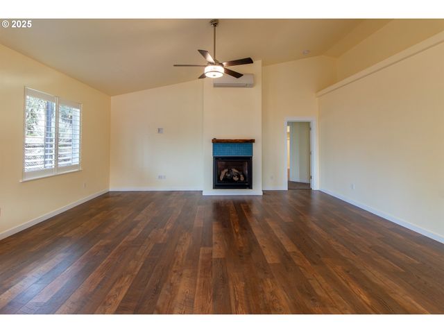 1851 Ne ALAMEDA Ave, Roseburg, OR 97470