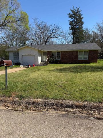 511 Short St, Daingerfield, TX 75765