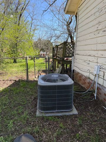 511 Short St, Daingerfield, TX 75765