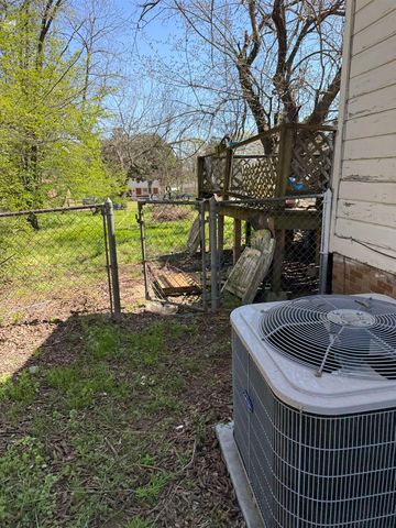 511 Short St, Daingerfield, TX 75765