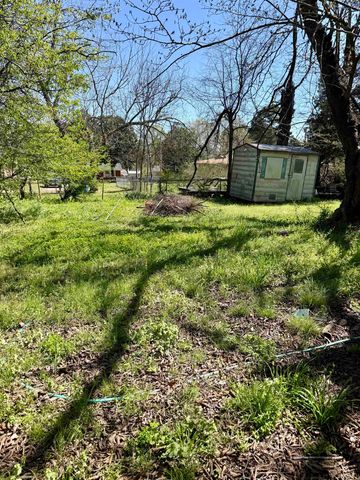 511 Short St, Daingerfield, TX 75765