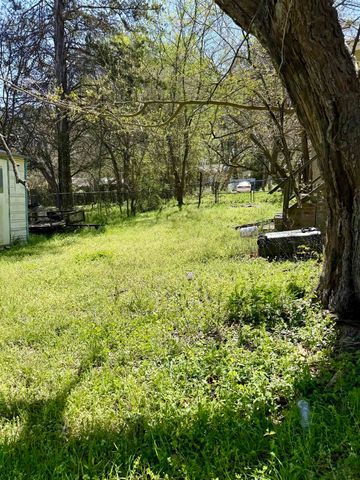 511 Short St, Daingerfield, TX 75765