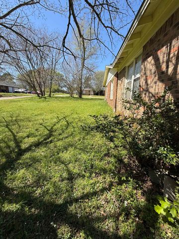 511 Short St, Daingerfield, TX 75765