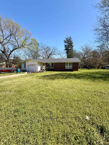 511 Short St, Daingerfield, TX 75765