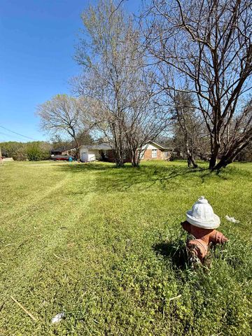 511 Short St, Daingerfield, TX 75765