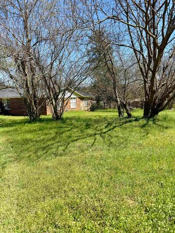 511 Short St, Daingerfield, TX 75765