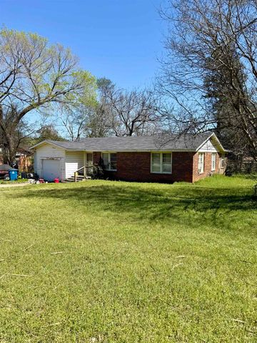 511 Short St, Daingerfield, TX 75765