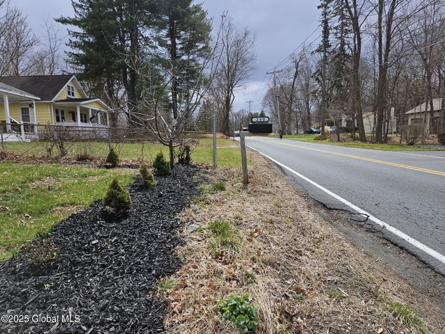 280 S Lake Avenue, Brunswick, NY 12180