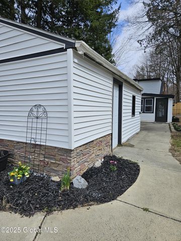 280 S Lake Avenue, Brunswick, NY 12180