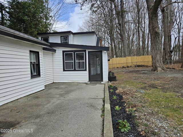 280 S Lake Avenue, Brunswick, NY 12180