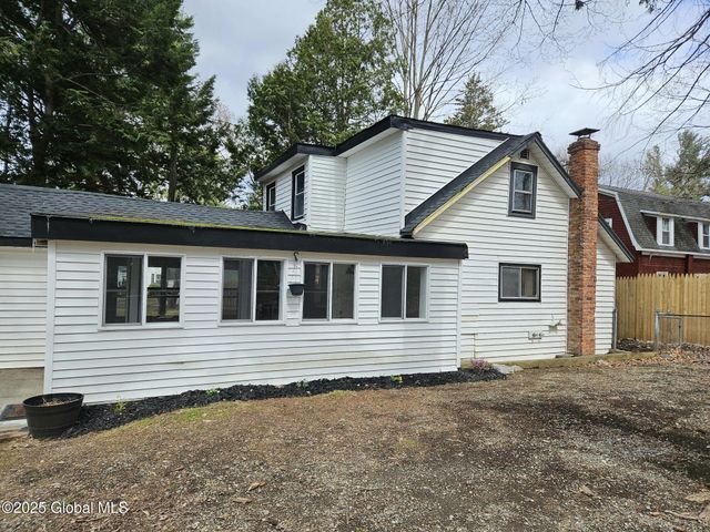 280 S Lake Avenue, Brunswick, NY 12180