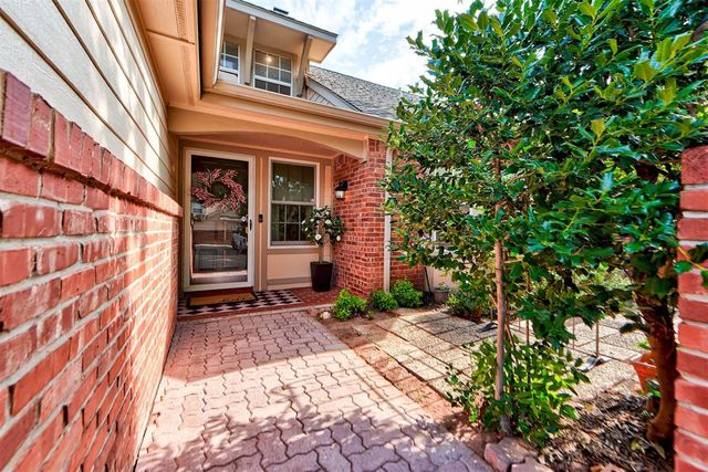11819 Red Oak Way, Oklahoma City, OK 73162
