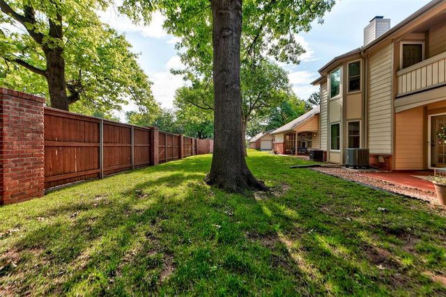 11819 Red Oak Way, Oklahoma City, OK 73162