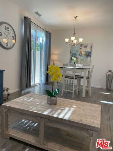 7603 N Honor Way, Van Nuys, CA 91405