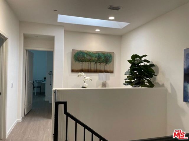 7603 N Honor Way, Van Nuys, CA 91405