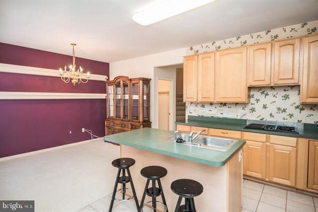 8359 REGAL OAK CT, Springfield, VA 22152
