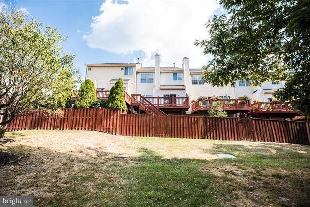 8359 REGAL OAK CT, Springfield, VA 22152