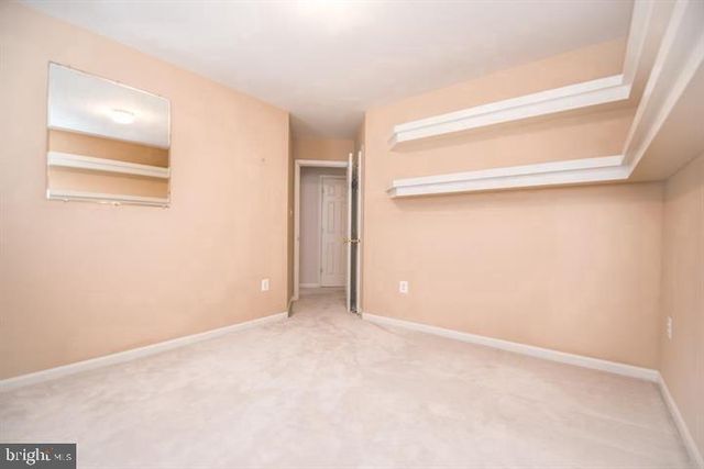 8359 REGAL OAK CT, Springfield, VA 22152