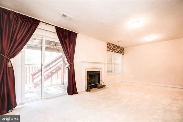 8359 REGAL OAK CT, Springfield, VA 22152