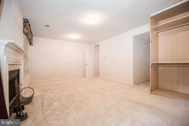 8359 REGAL OAK CT, Springfield, VA 22152