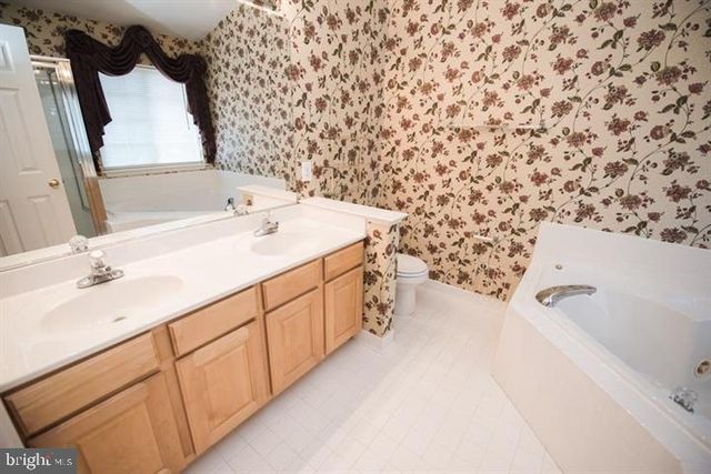 8359 REGAL OAK CT, Springfield, VA 22152