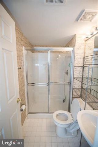 8359 REGAL OAK CT, Springfield, VA 22152