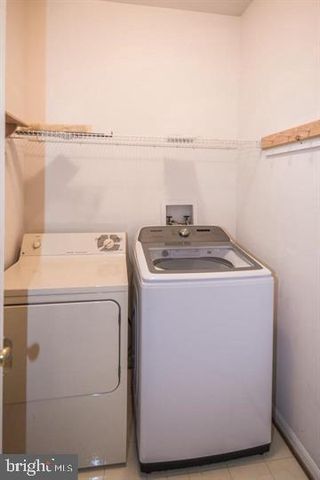 8359 REGAL OAK CT, Springfield, VA 22152