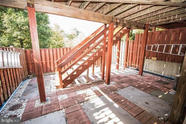 8359 REGAL OAK CT, Springfield, VA 22152