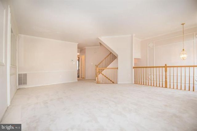 8359 REGAL OAK CT, Springfield, VA 22152