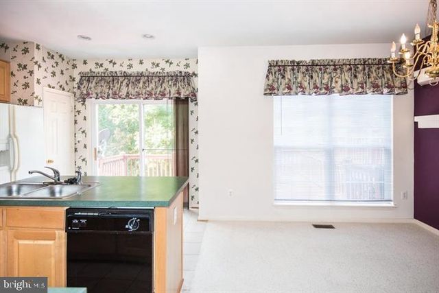 8359 REGAL OAK CT, Springfield, VA 22152