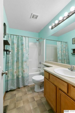 5701 S 96th Street, Lincoln, NE 68526