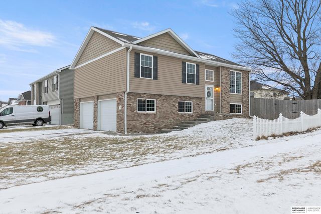 5701 S 96th Street, Lincoln, NE 68526