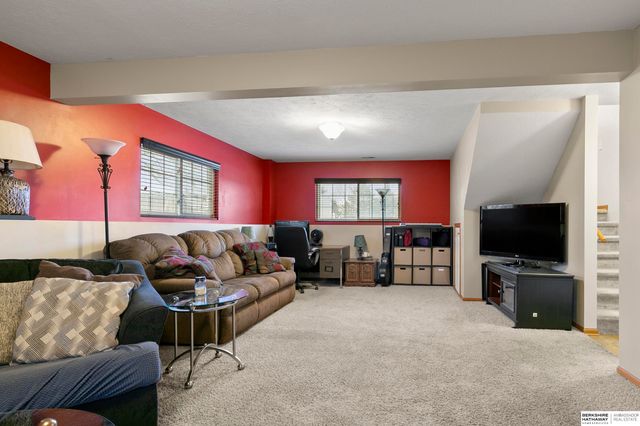 5701 S 96th Street, Lincoln, NE 68526