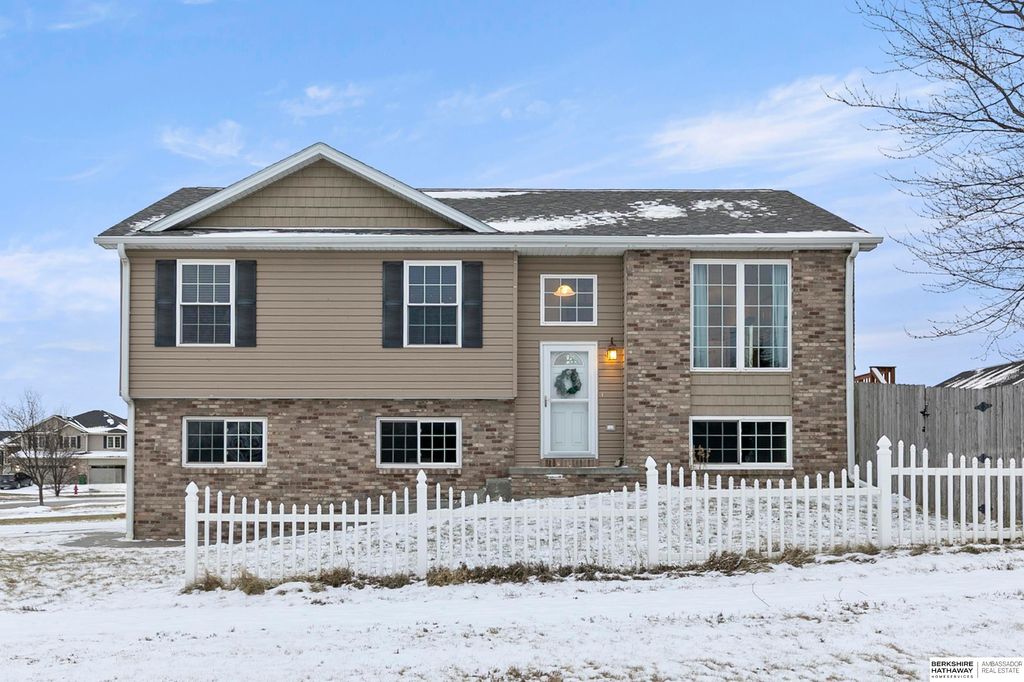 5701 S 96th Street, Lincoln, NE 68526