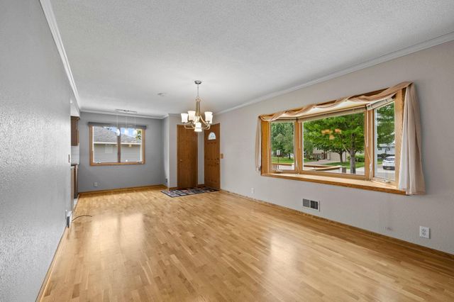 9137 11th Avenue S, Bloomington, MN 55420