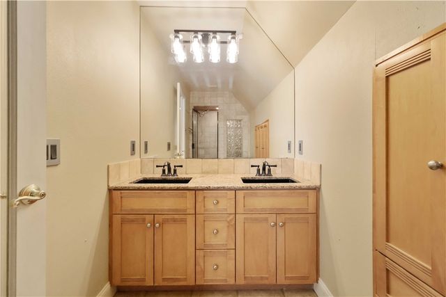 2514 W Orleans Drive, Rogers, AR 72758