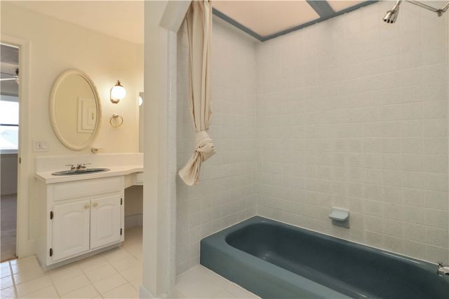 2514 W Orleans Drive, Rogers, AR 72758