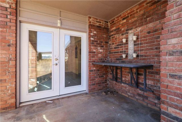 2514 W Orleans Drive, Rogers, AR 72758