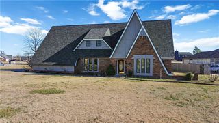 2514 W Orleans Drive, Rogers, AR 72758