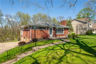 299 Maplewood Dr, Peters Twp, PA 15317
