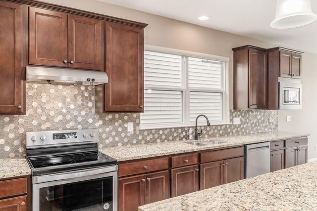 12265 Rooster Tail Drive, Pickerington, OH 43147