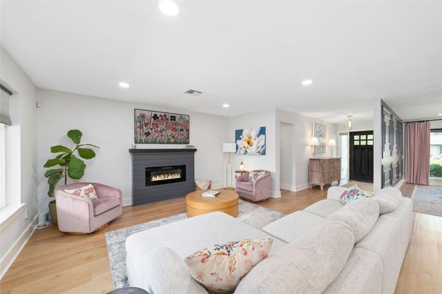 6503 Kury Lane, Houston, TX 77008