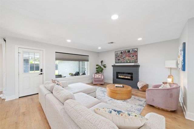 6503 Kury Lane, Houston, TX 77008