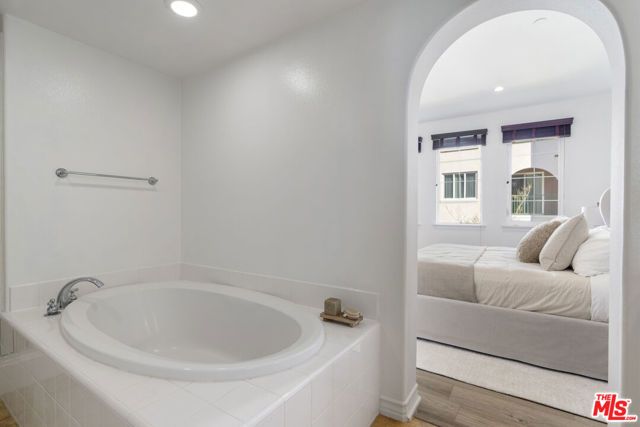 5935 Playa Vista Drive 410, Los Angeles, CA 90094