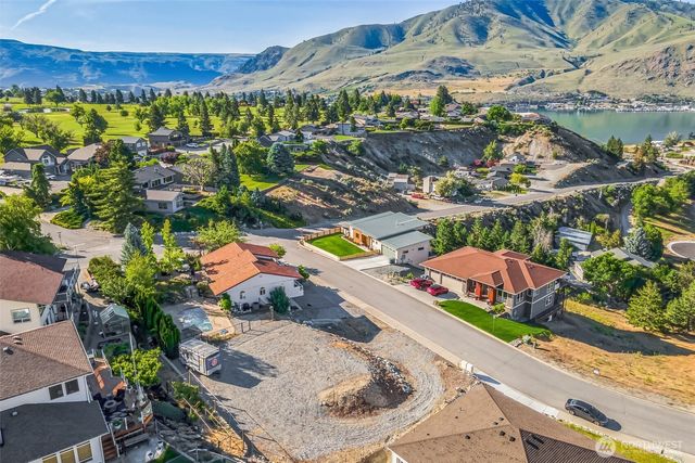 105 Hillcrest Place, Chelan, WA 98816